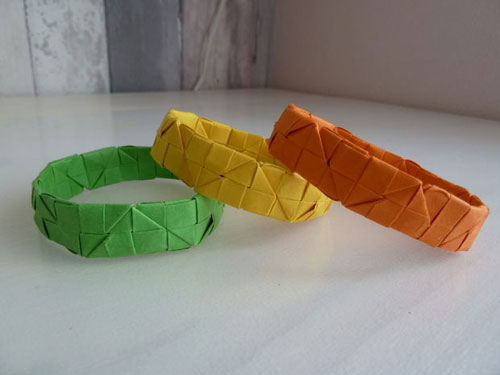 Bransoletka origami z kwadratów