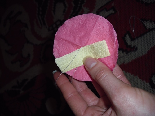 Goździki z kolorowego papieru własnymi rękami w dniu 9 maja