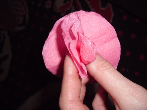 Goździki z kolorowego papieru własnymi rękami w dniu 9 maja