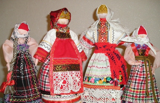 Lalkę Maslenitsa wykonujemy własnymi rękami.
