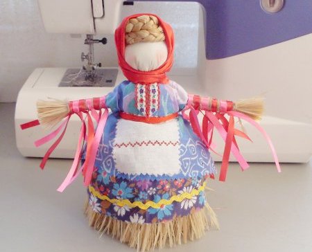 Lalkę Maslenitsa wykonujemy własnymi rękami.