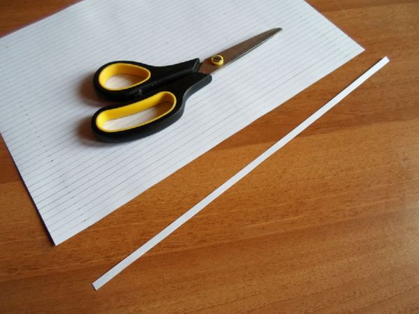 Piękne płatki śniegu na Nowy Rok 2017 własnymi rękami papieru - diagramy i zdjęcia etapami. Lekcje mistrzowskie dla dzieci na dużych płatkach śniegu w technice origami
