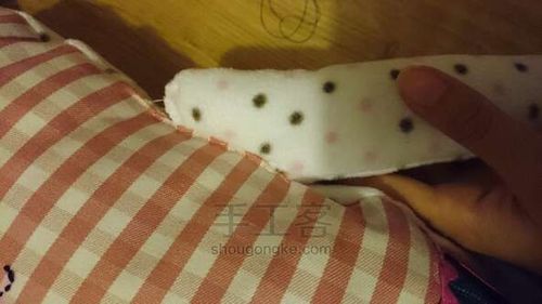 Króliczek pluszaka z własnymi rękami
