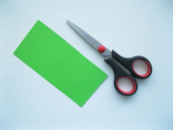 Krokodyl z kolorowego papieru własnymi rękami