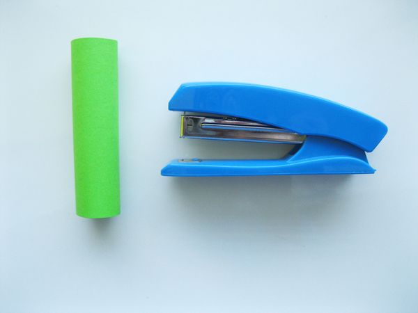 Krokodyl z kolorowego papieru własnymi rękami