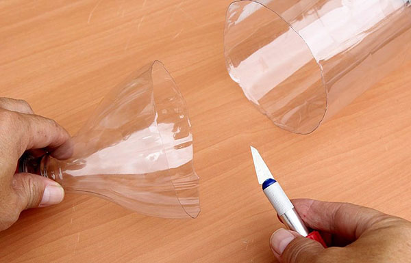Nowe rękodzieło z plastikowych butelek własnymi rękami do ogrodu i sadu