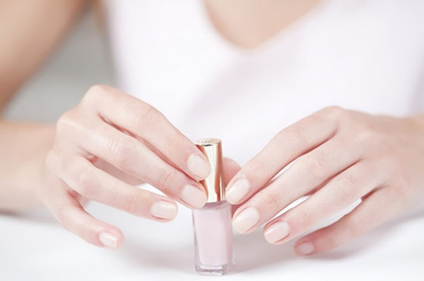 Czarny, czerwony, złoty: jaki kolor manicure mówi o tobie