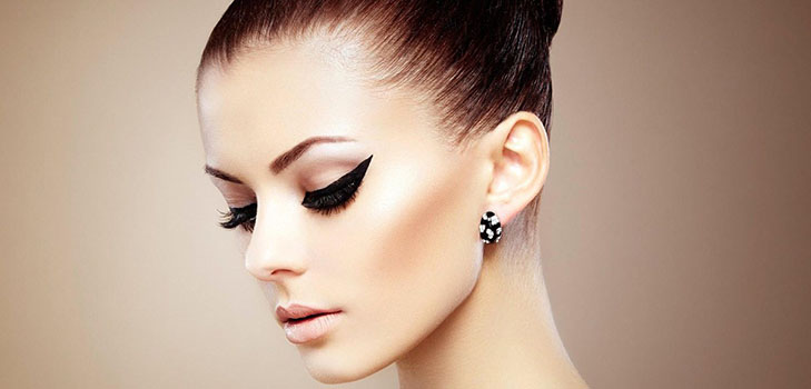 Jak narysować strzałki przed eyeliner