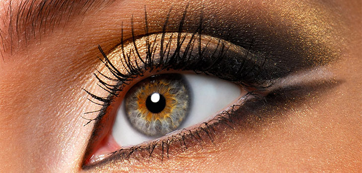 Mascara i kolekcja produktów do perfekcyjnego makijażu. Trendy makijażu jesień-zima 2016