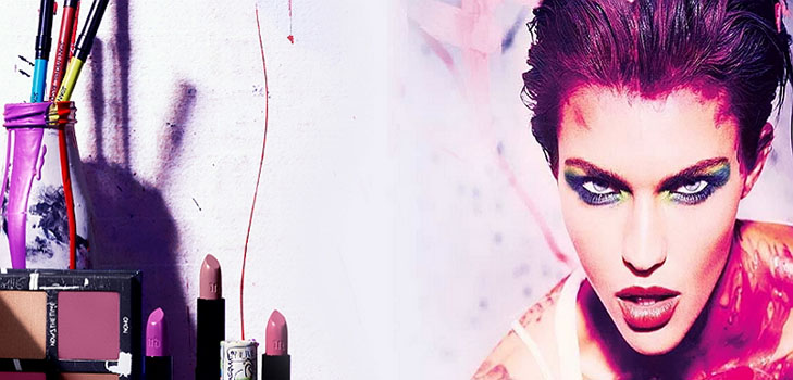 Letnia kolekcja makijażu Urban Decay 2017 dla odważnych kobiet mody