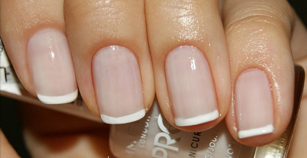 Co manicure zrobić w szkole 1 września, zdjęcie. Pomysły na manicure na Dzień wiedzy dla uczniów klas 9 i 11