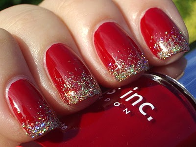 Jasny i seksowny manicure ponownie w trend