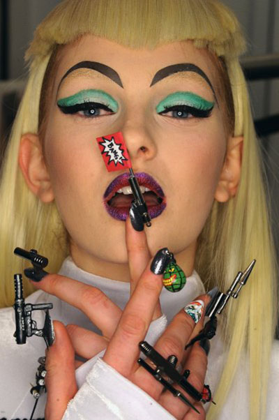 Niezwykły manicure nadal robi wrażenie i pozostaje w trendach w nowym sezonie