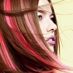 Barwienie sztucznych włosów: Czy można farbować wytłaczane włosy?