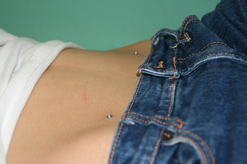 Mikrodermal piercing: jak powstają mikrodermabry (zdjęcia)