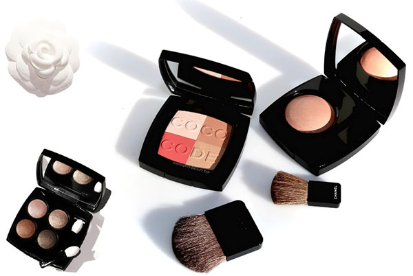 Tajne kody Chanel: wiosenna kolekcja makijażu Coco Codes