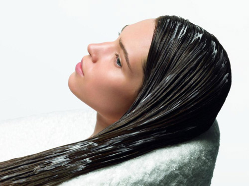 Peeling do skóry głowy: korzyści, zastosowanie, skuteczność