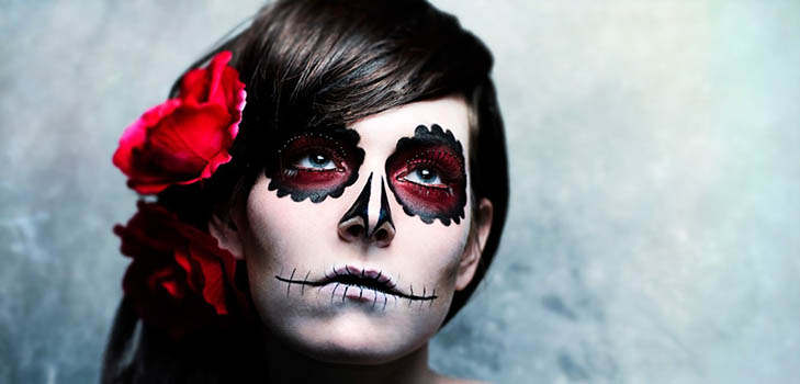 Przerażający makijaż na Halloween własnymi rękami dla dziewczynek i dziewcząt