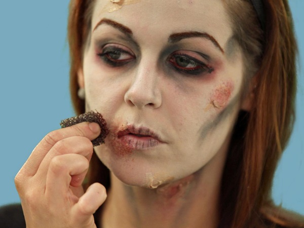 Przerażający makijaż na Halloween własnymi rękami dla dziewczynek i dziewcząt