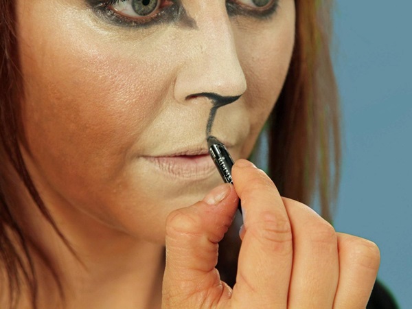 Przerażający makijaż na Halloween własnymi rękami dla dziewczynek i dziewcząt