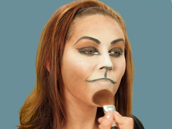 Przerażający makijaż na Halloween własnymi rękami dla dziewczynek i dziewcząt