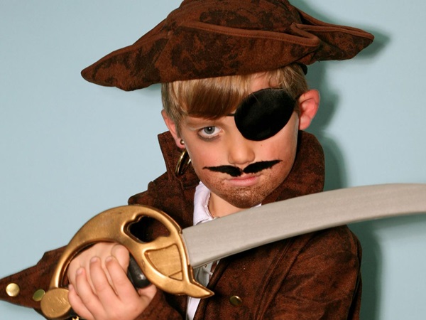 Przerażający makijaż na Halloween własnymi rękami dla dziewczynek i dziewcząt