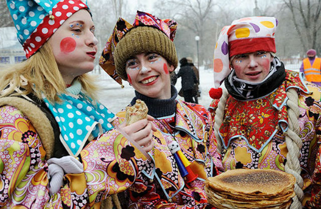 Piosenki o Pancake Day: teksty rosyjskich pieśni ludowych