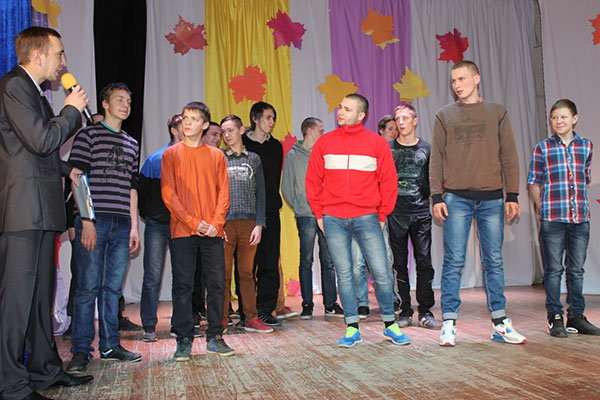 Dedykacja dla studentów: skrypty, konkursy, zmiany piosenki
