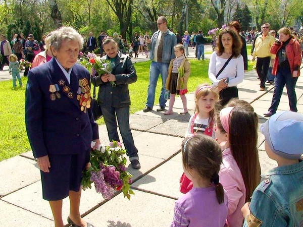 Pamiętamy i jesteśmy dumni: oryginalne pomysły na scenariusz do zwycięskiego dnia