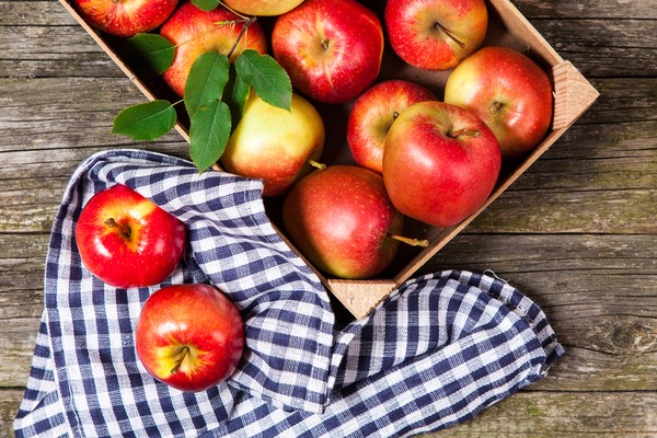 Zbawiciel Apple, gratulacje za SMS-y, krótkie, zabawne. Gratulacje ze Zbawicielem Apple w wersie i prozie