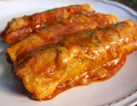 Enchiladas z fasolą i warzywami korzeniowymi