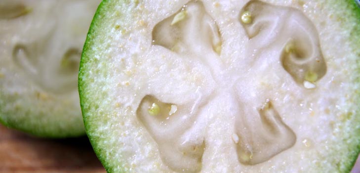 Feijoa z cukrem, najlepsze przepisy ze zdjęciami