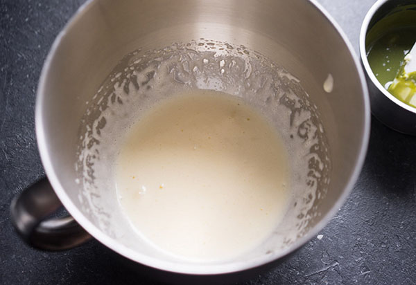 Wyśmienita francuska receptura: ciasteczka z miękkim orzechowym ciasteczkiem Madeleine