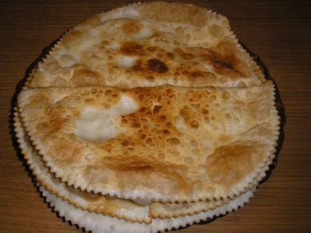 Kaukaskie placki z mięsem - chebureks Kaukaskie placki z mięsem - chebureks