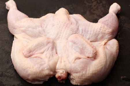 Klasyczny przepis na pysznego kurczaka z tytoniu Klasyczny przepis na pysznego kurczaka z tytoniu