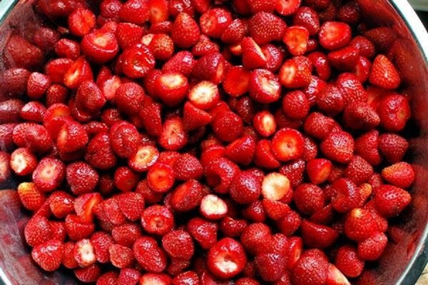 Pyszny gęsty dżem truskawkowy, przepisy na zimę