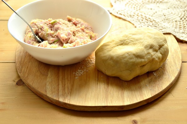 Najlepsze przepisy na pierogi z kurczakiem