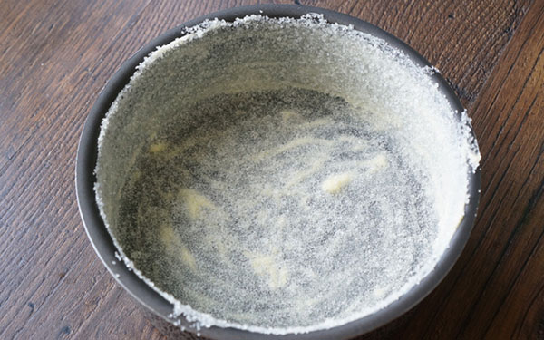 Przepis na wyśmienitą szarlotkę z ciasteczkami Savoyardi