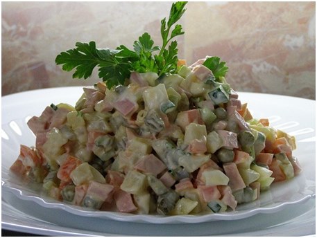 Olivier salad classic: krok po kroku ze zdjęciem