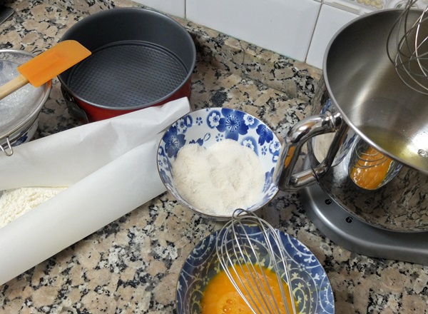 Lush charlotte w piecu - proste i smaczne przepisy kulinarne