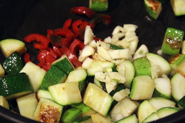 Smakowita duszona zucchini - przepis