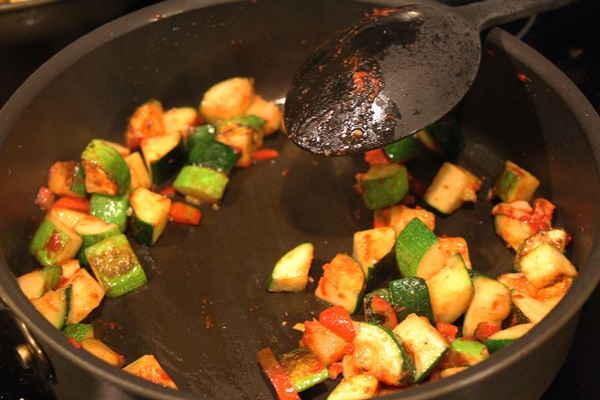 Smakowita duszona zucchini - przepis