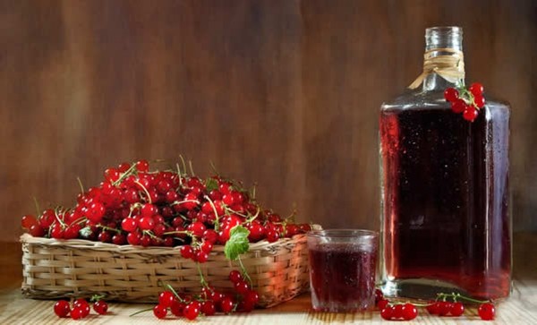 Wino z porzeczek w domu - czarny, biały, czerwony, bez drożdży, a wraz z nimi. Proste i tradycyjne przepisy na domowe wino w kolorze porzeczkowym Wino z porzeczek w domu - czarny, biały, czerwony, bez drożdży, a wraz z nimi. Proste i tradycyjne przepisy na domowe wino w kolorze porzeczkowym