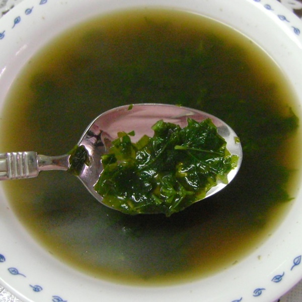 Pyszna soczysta zupa pokrzywowa