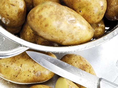 Pieczona ryba w piekarniku pod delikatnym sosem