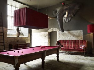 Sala bilardowa: dekoracja wnętrz Sala bilardowa: dekoracja wnętrz