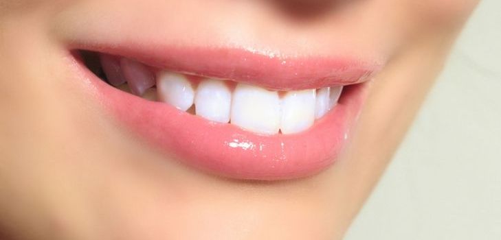 Czy implantacja dentystyczna jest luksusem czy koniecznością? 